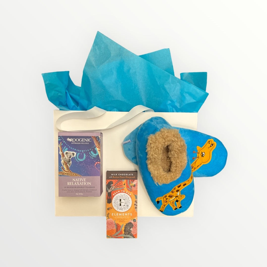 Just Relax Gift Bag with Giraffe Slippers